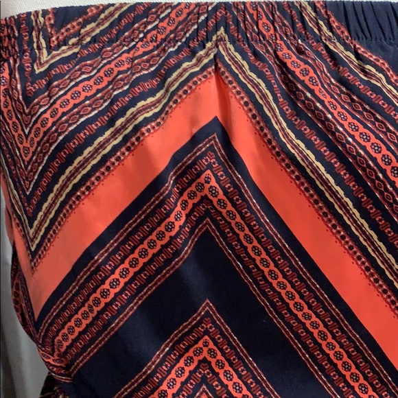 Express sleeveless thigh length dress. - Picture 3 of 4